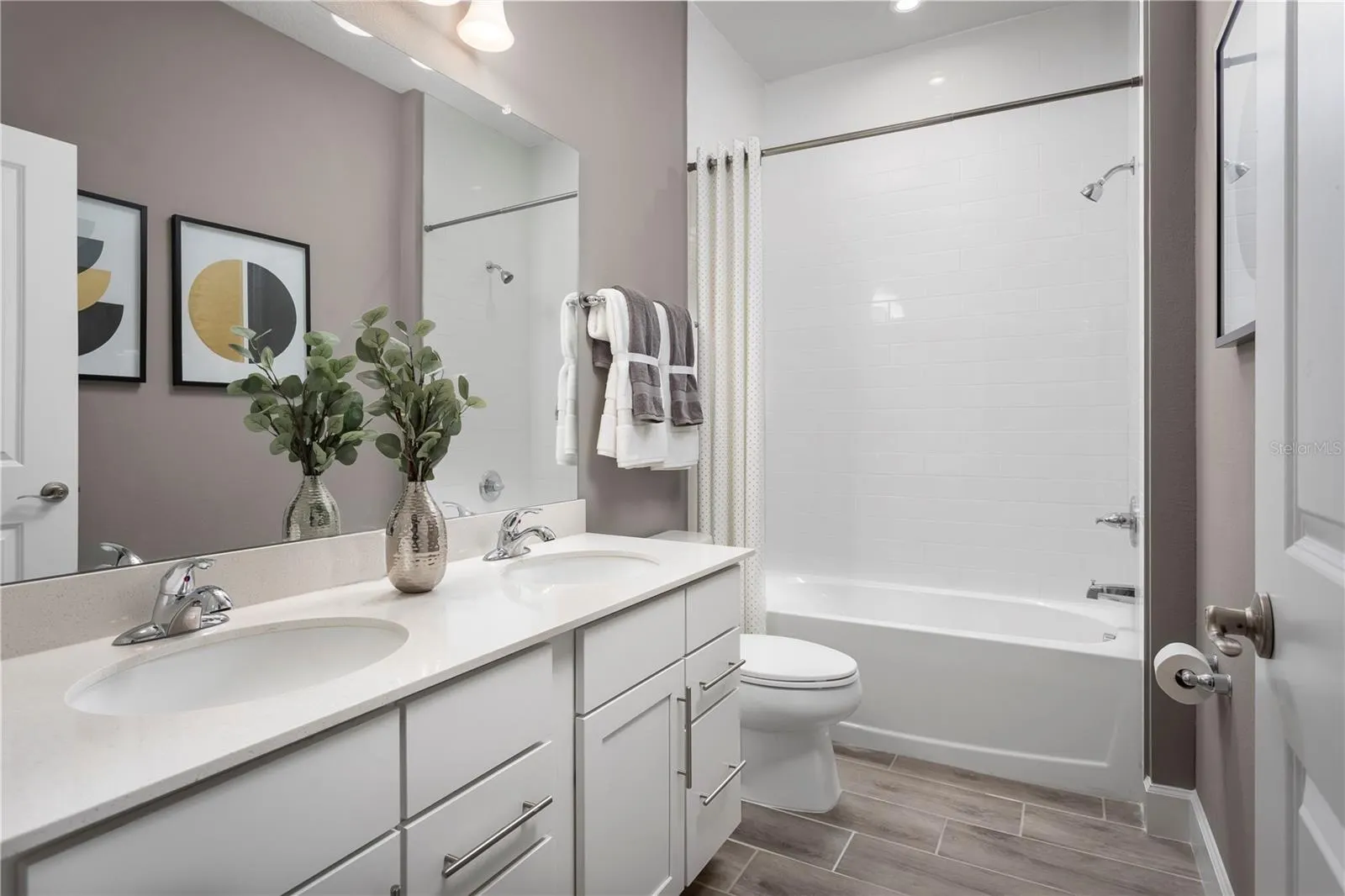 2270 BLUE HERON CIR