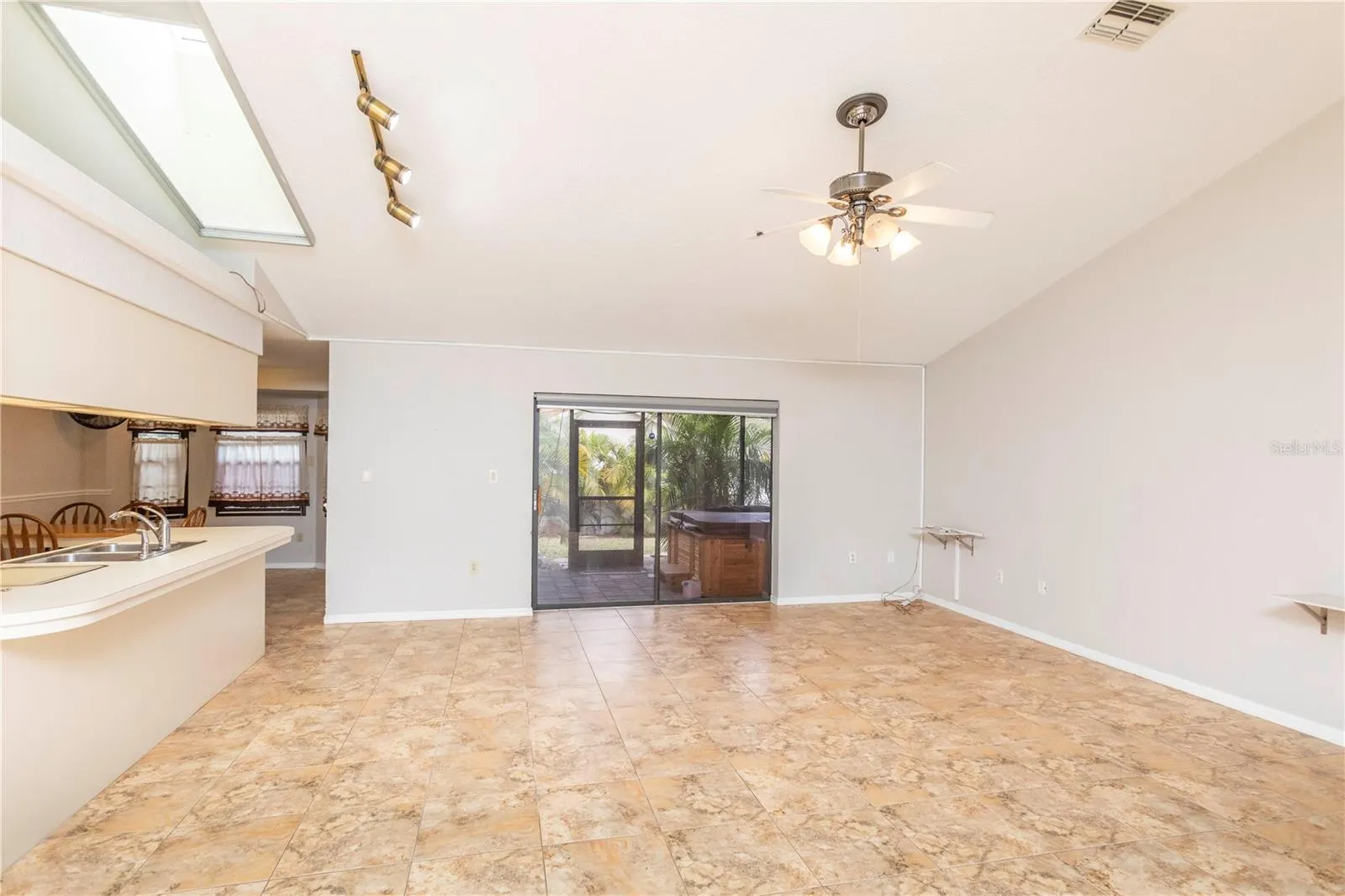 5701 MOSSBERG DR