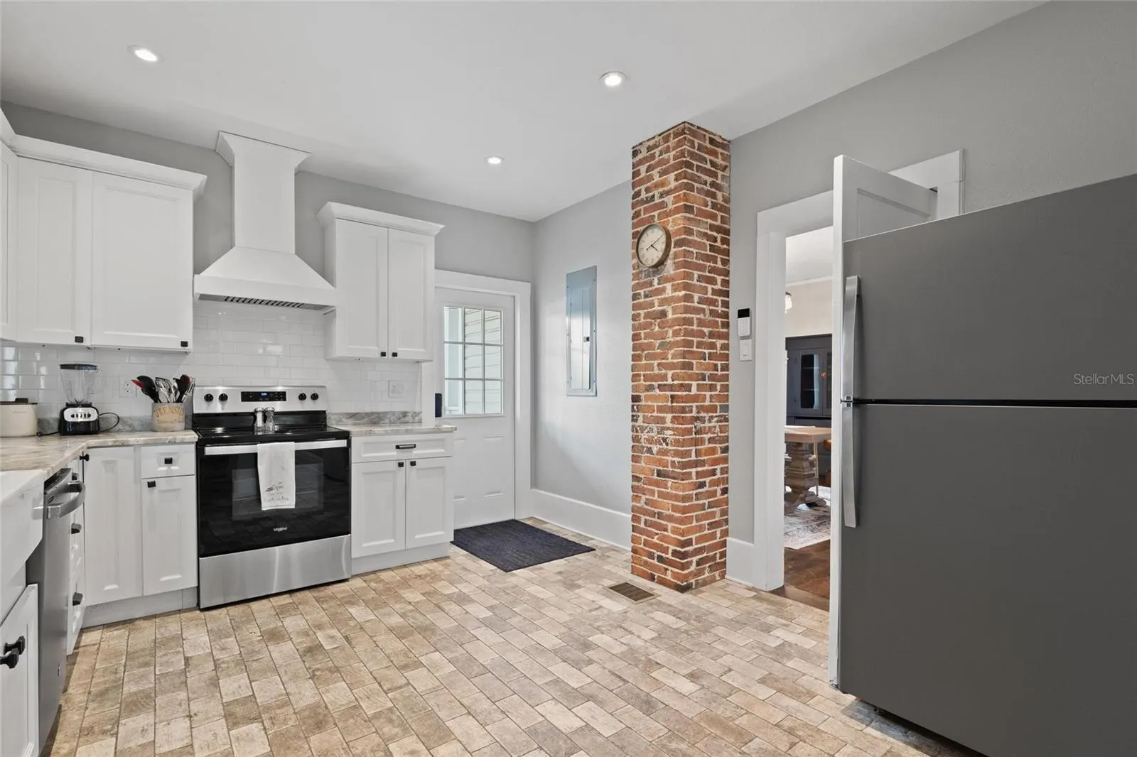 4 W ORANGE ST