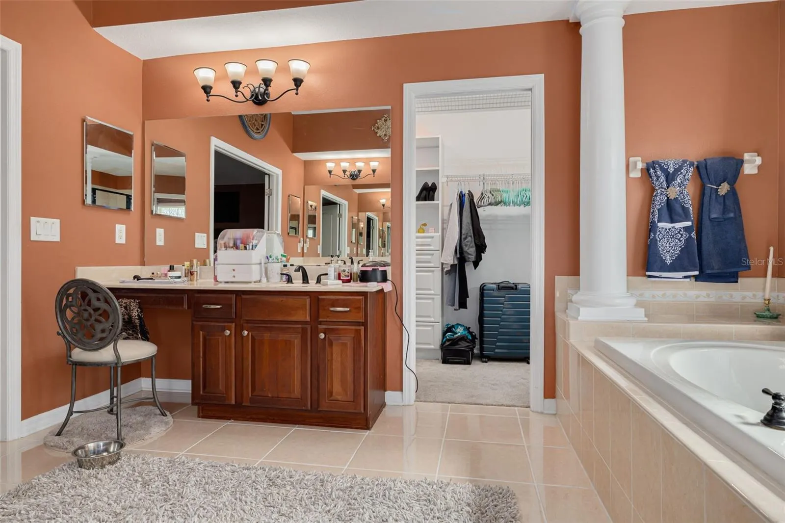 2111 COLVILLE CHASE DR