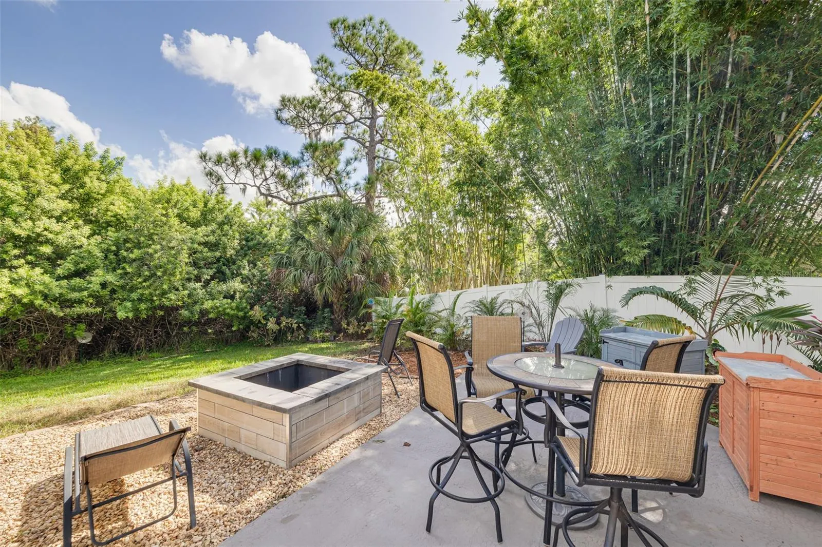 2111 COLVILLE CHASE DR