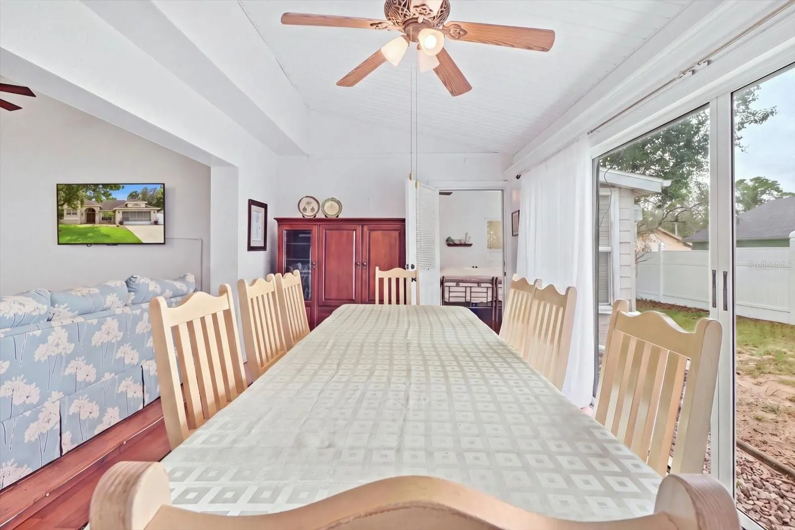 8088 SPANISH OAK DR