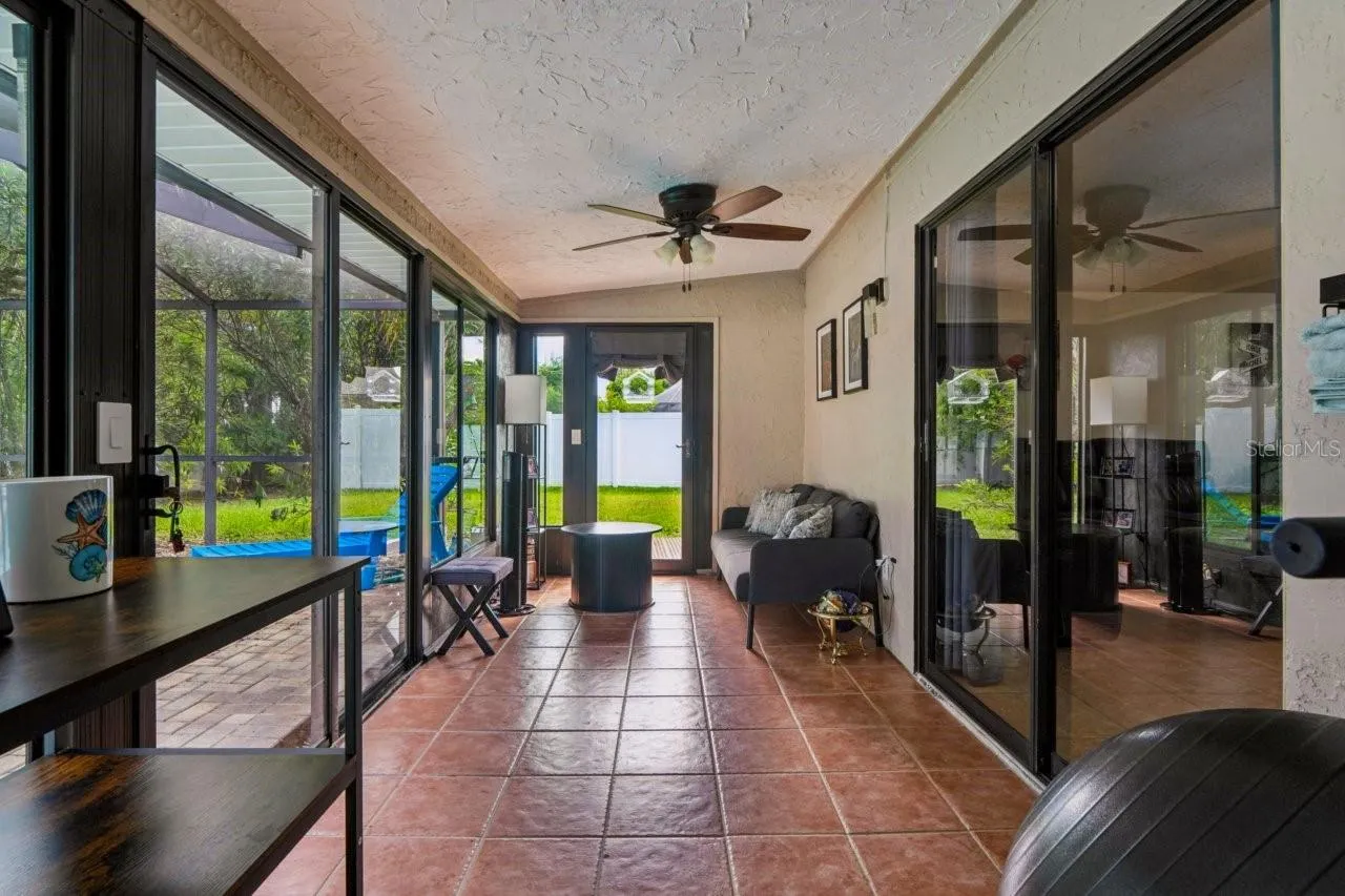 583 LONGWOOD CT
