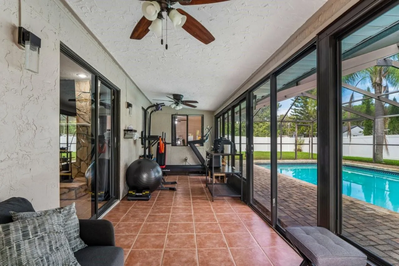583 LONGWOOD CT