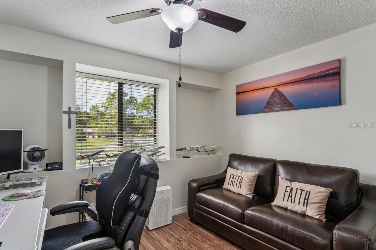 583 LONGWOOD CT