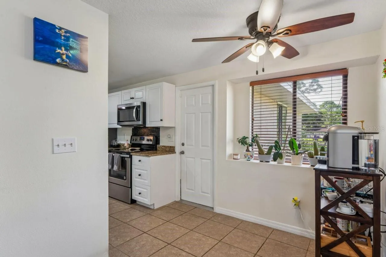 583 LONGWOOD CT
