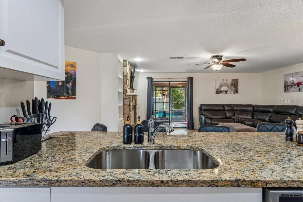 583 LONGWOOD CT