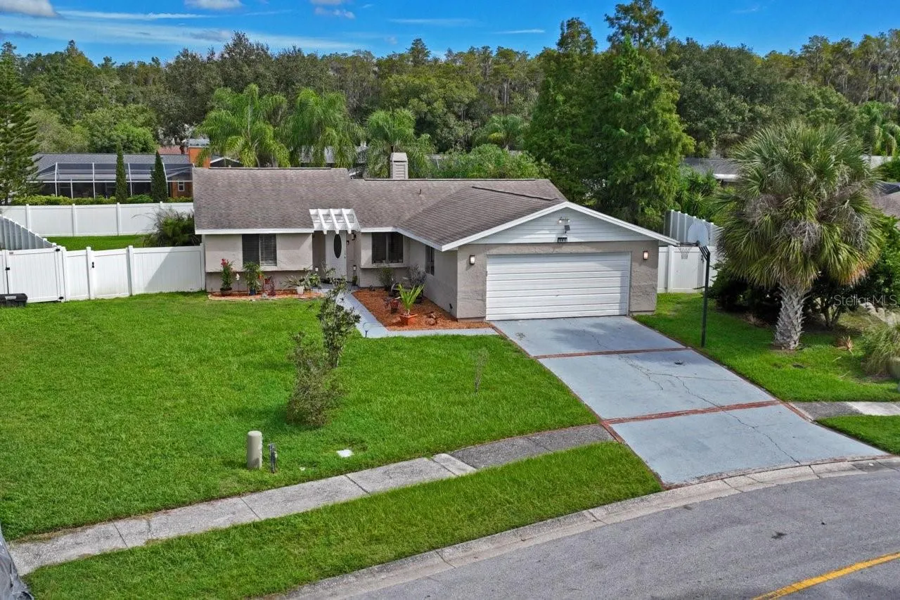 583 LONGWOOD CT