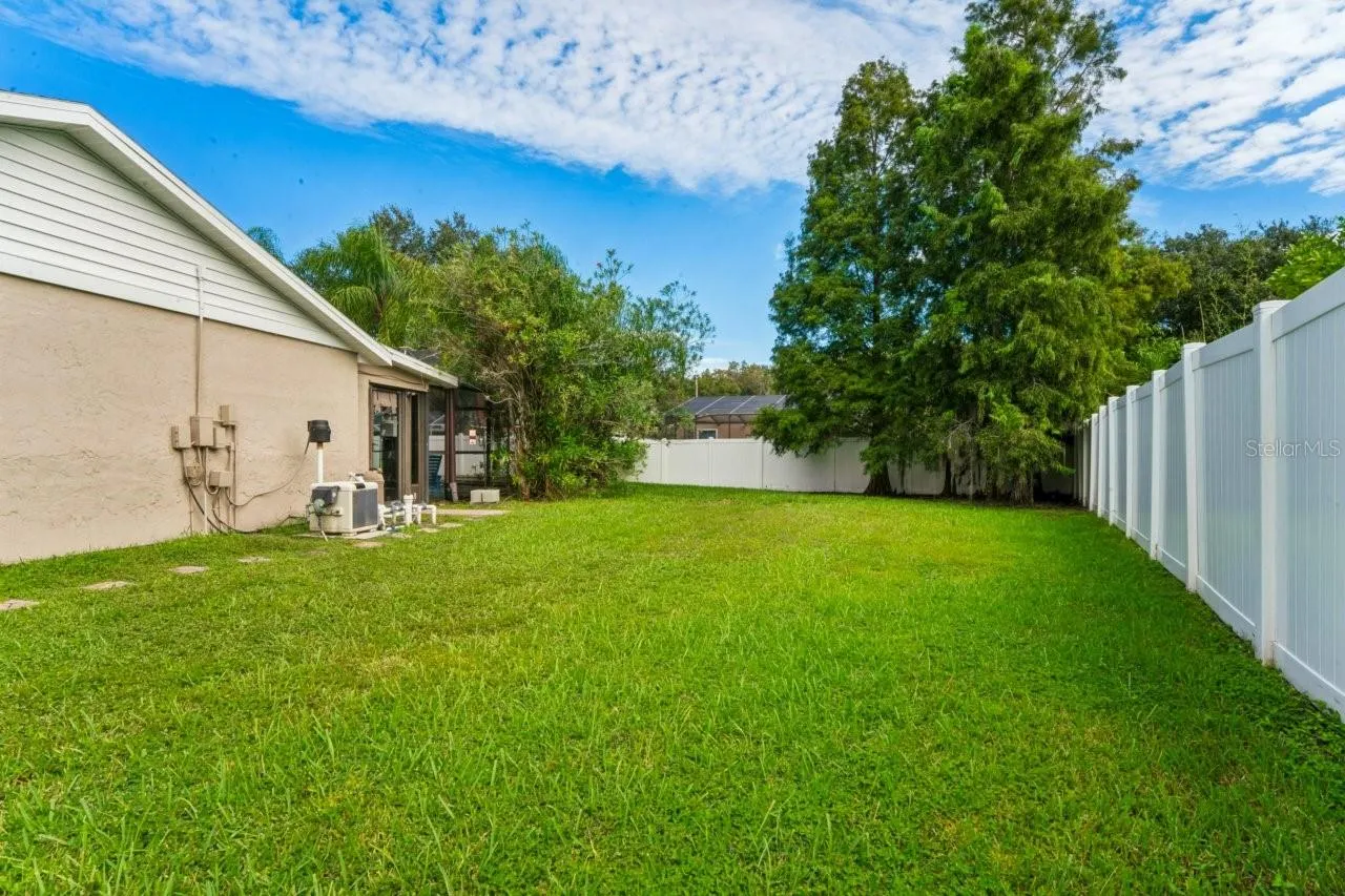 583 LONGWOOD CT