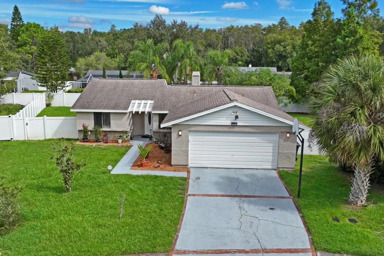 583 LONGWOOD CT