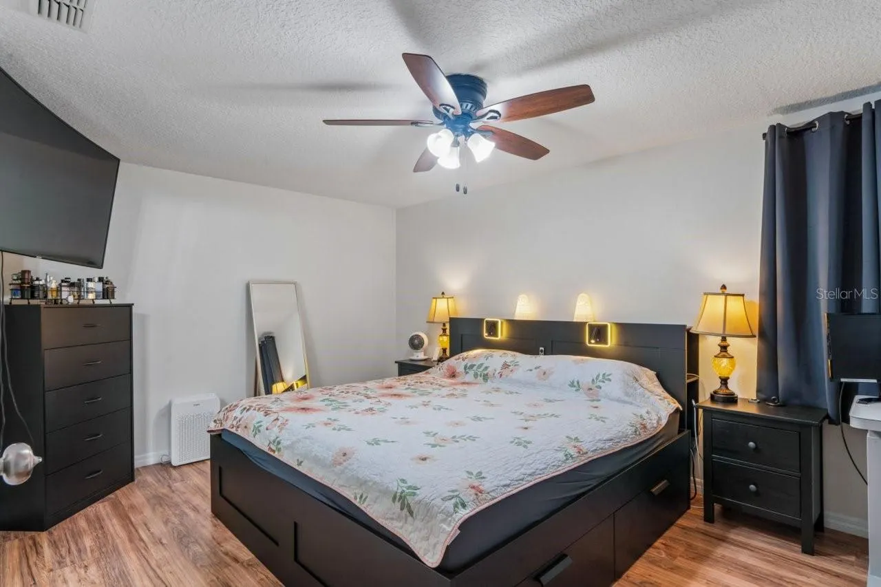 583 LONGWOOD CT