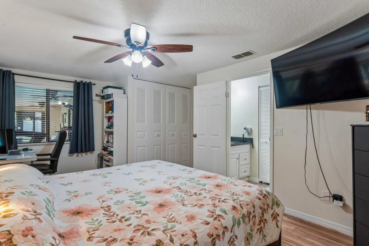583 LONGWOOD CT