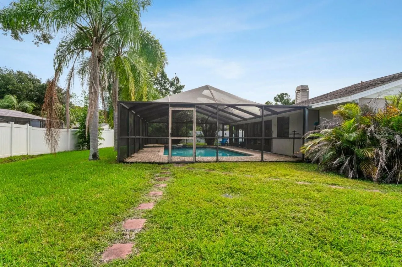 583 LONGWOOD CT