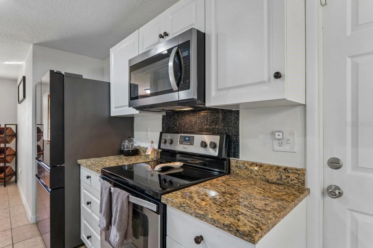 583 LONGWOOD CT