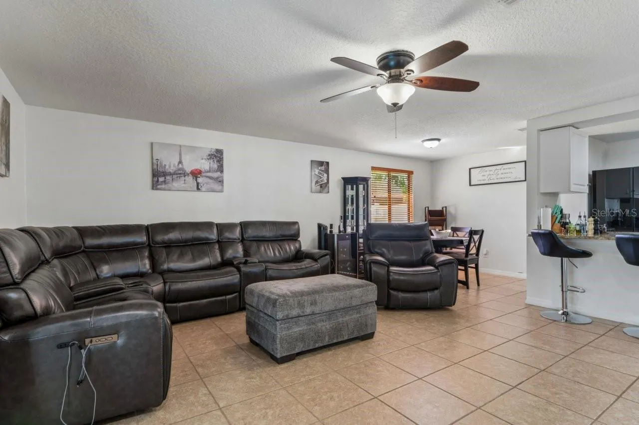 583 LONGWOOD CT