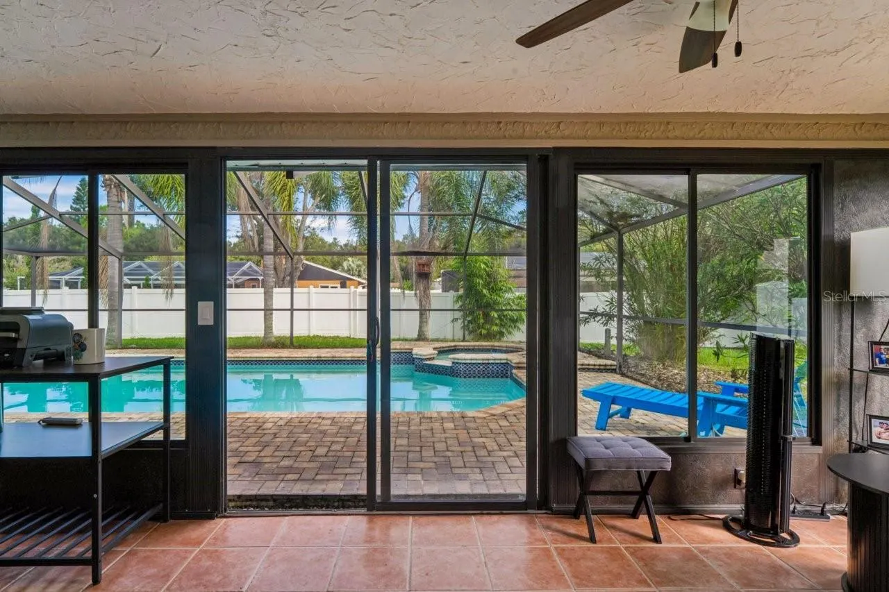 583 LONGWOOD CT