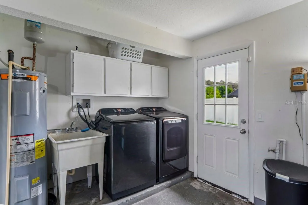 583 LONGWOOD CT