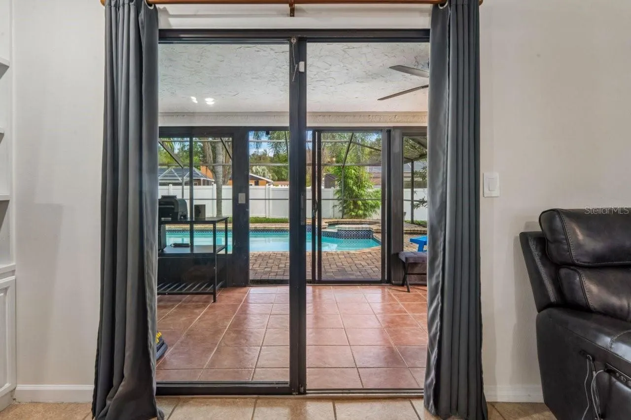 583 LONGWOOD CT