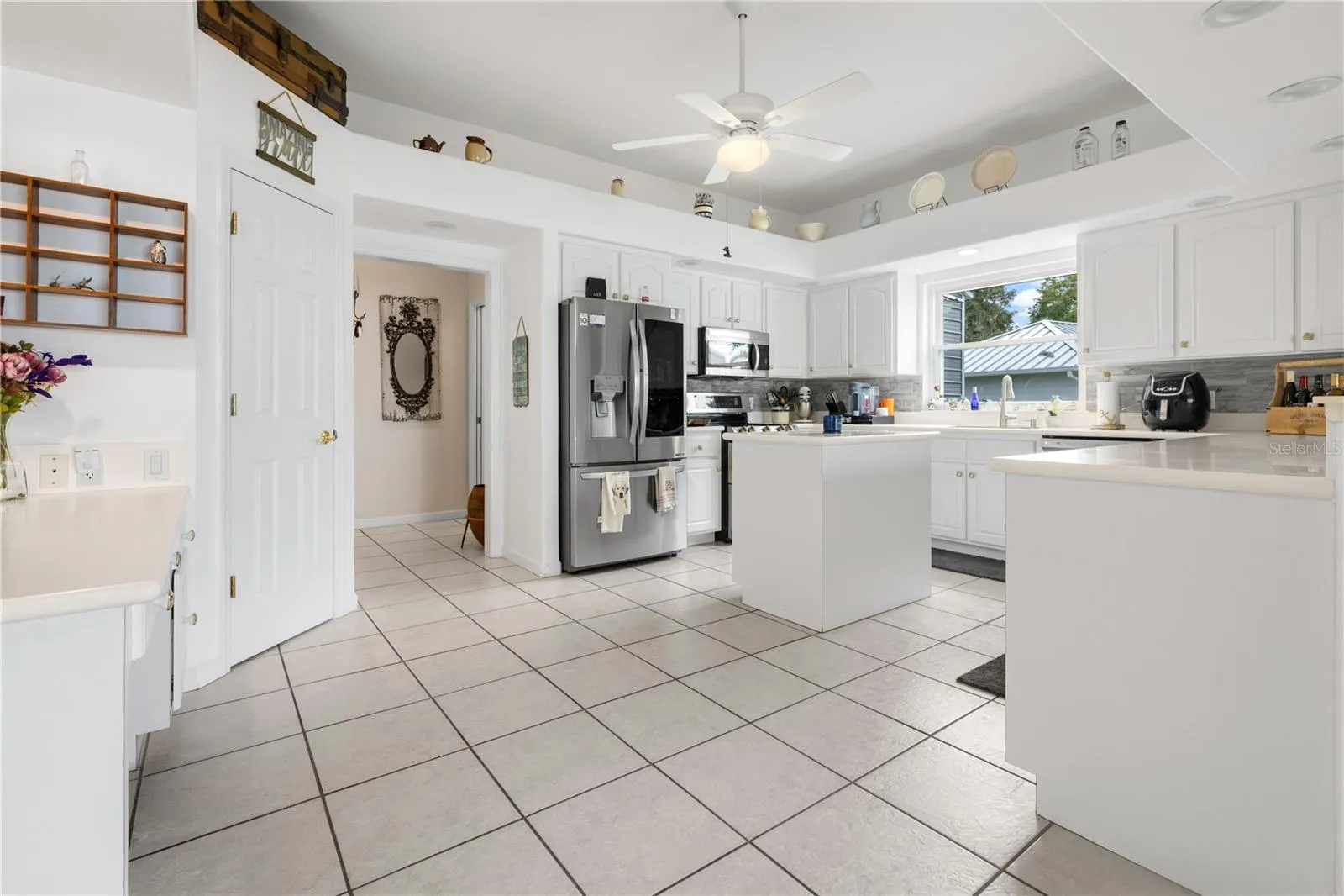 1425 LAKE LOTELA DR