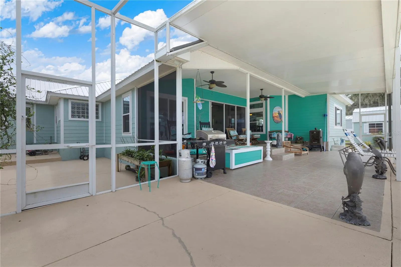 1425 LAKE LOTELA DR