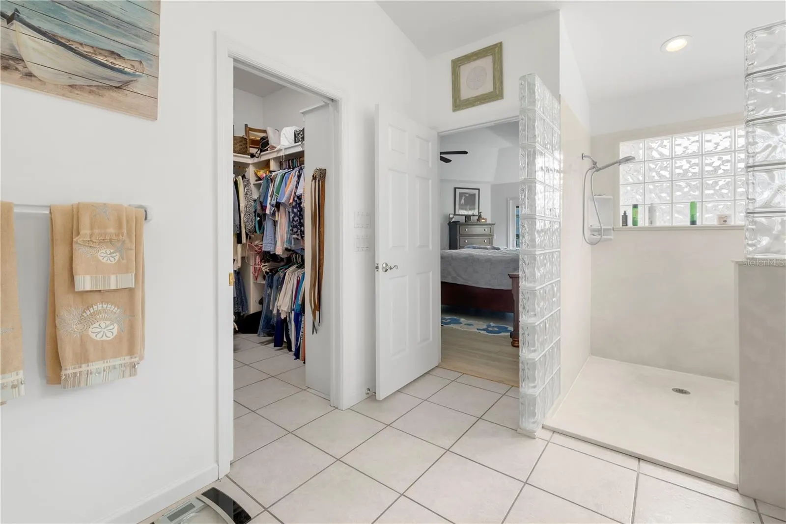 1425 LAKE LOTELA DR