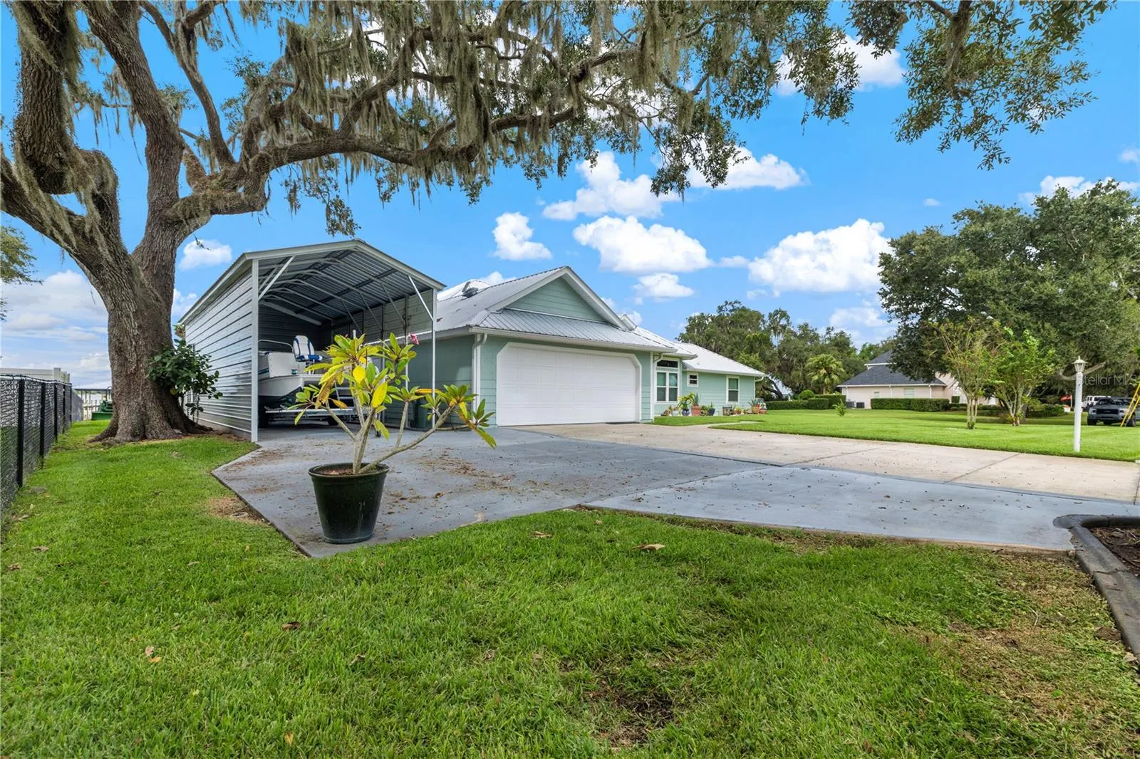 1425 LAKE LOTELA DR