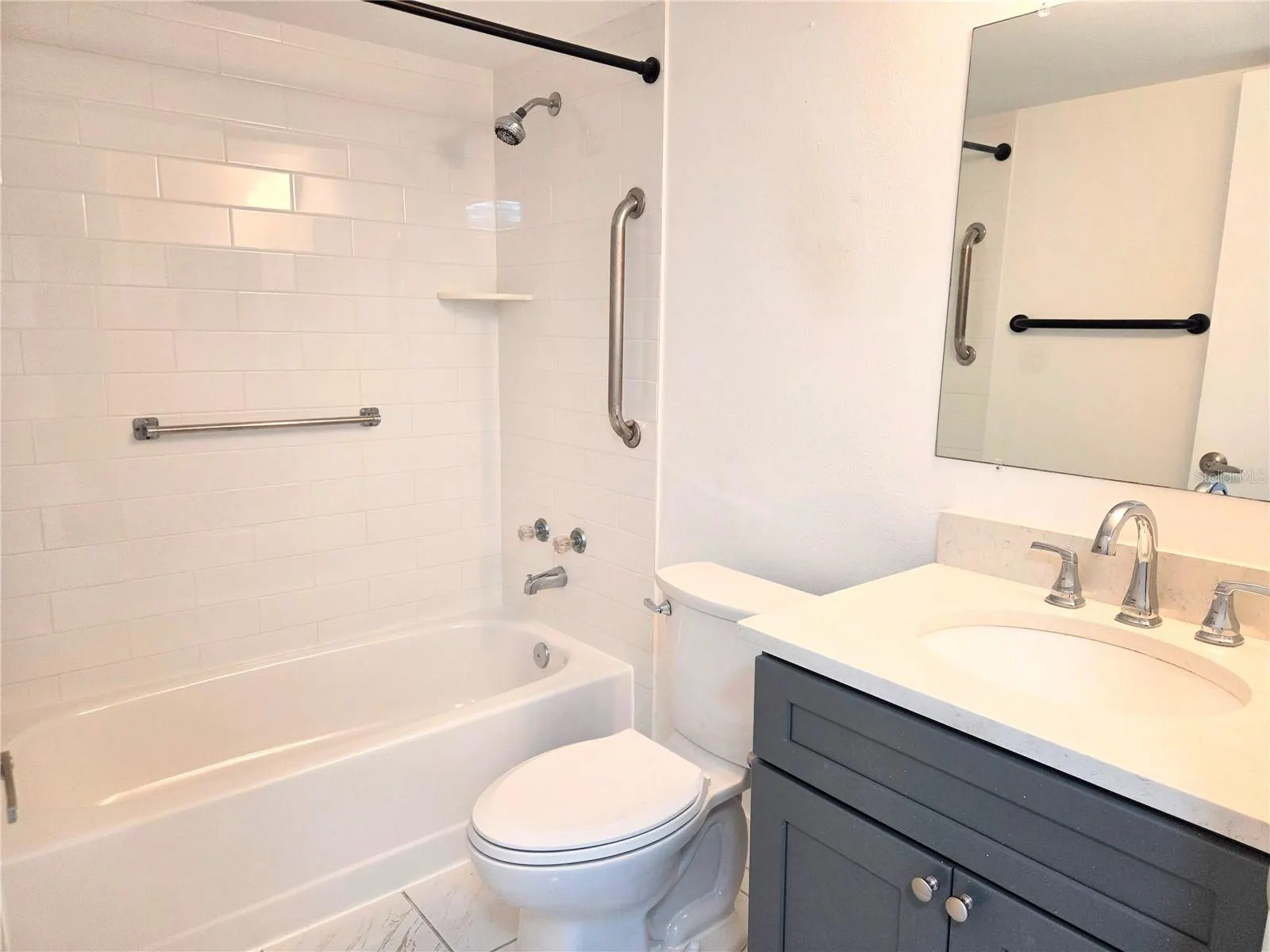 1236 PINE RIDGE CIR W #B1 #B1