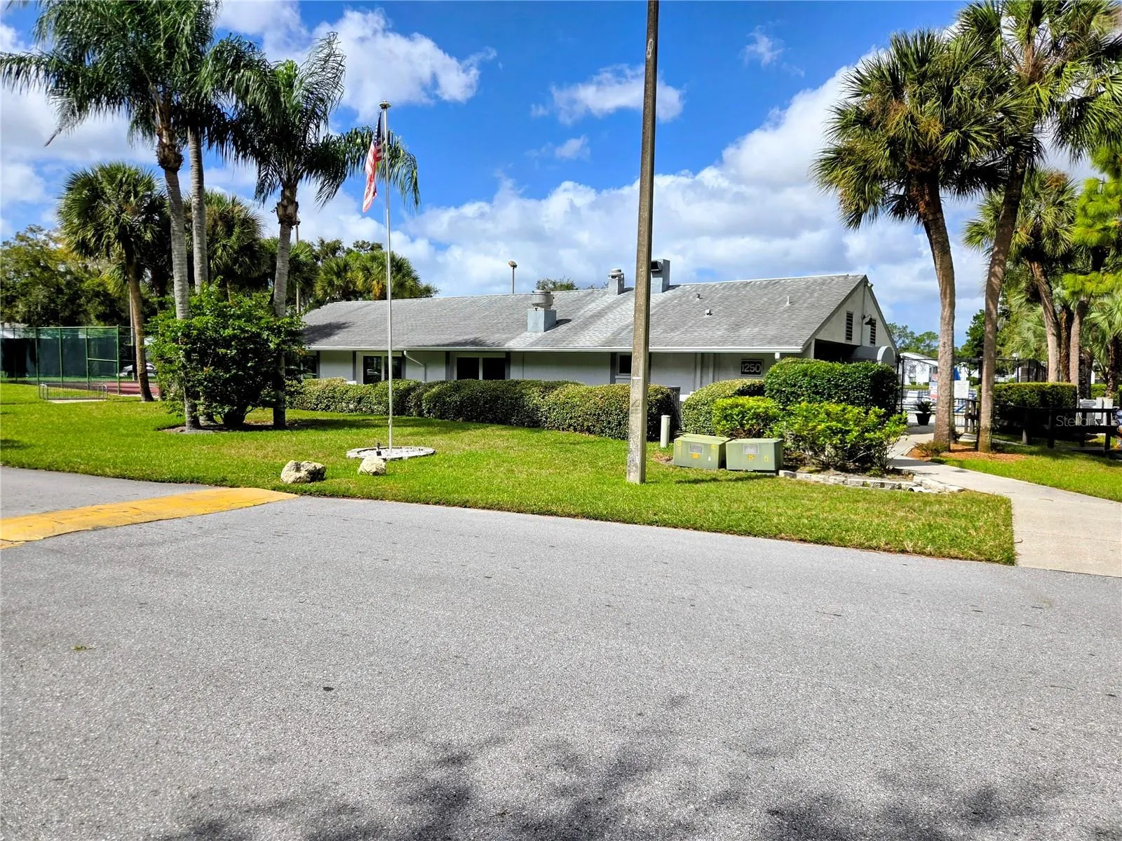 1236 PINE RIDGE CIR W #B1 #B1