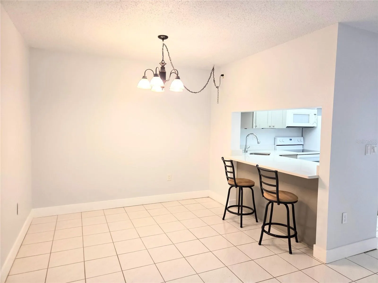 1236 PINE RIDGE CIR W #B1 #B1