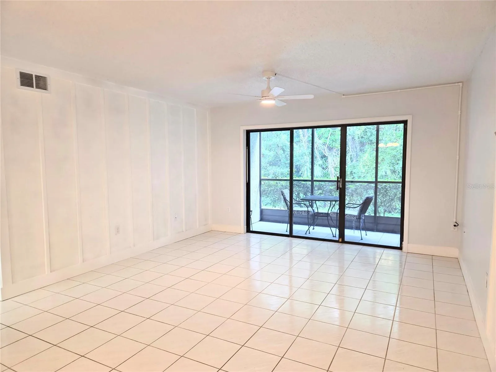 1236 PINE RIDGE CIR W #B1 #B1