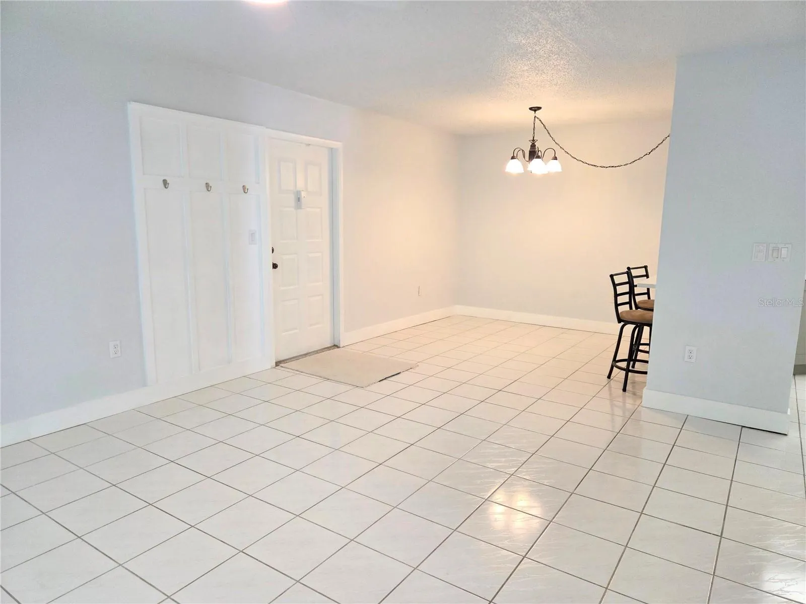 1236 PINE RIDGE CIR W #B1 #B1