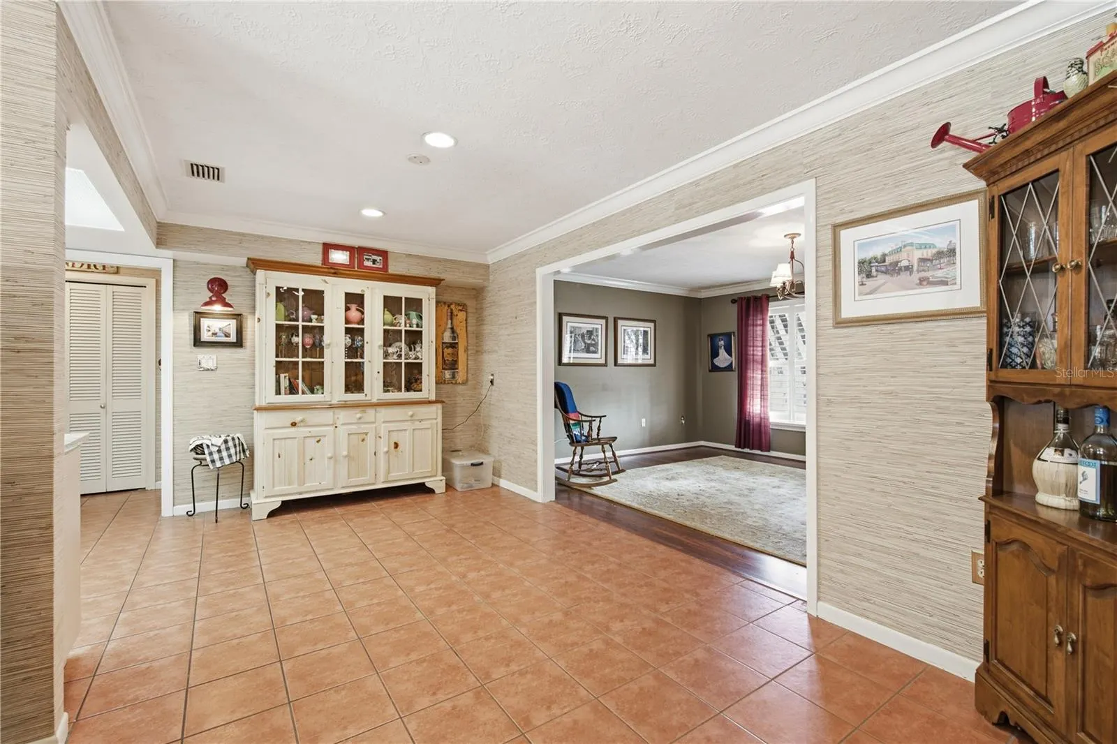 233 WESTWINDS DR
