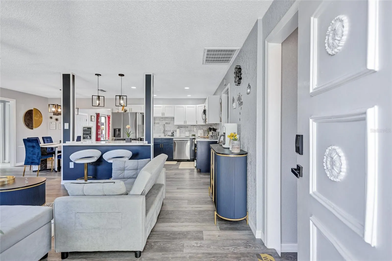 3405 POINSETTIA DR