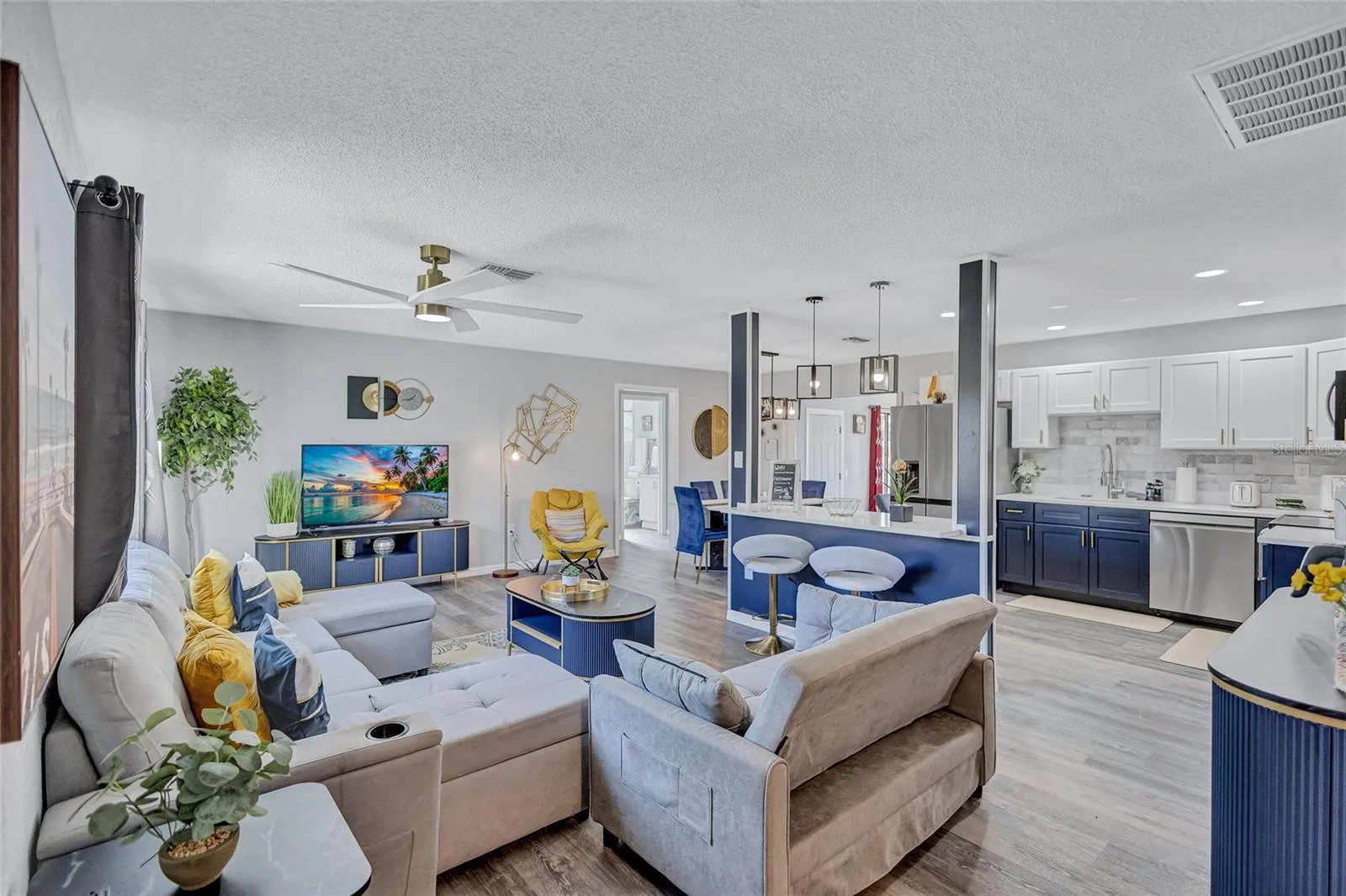 3405 POINSETTIA DR