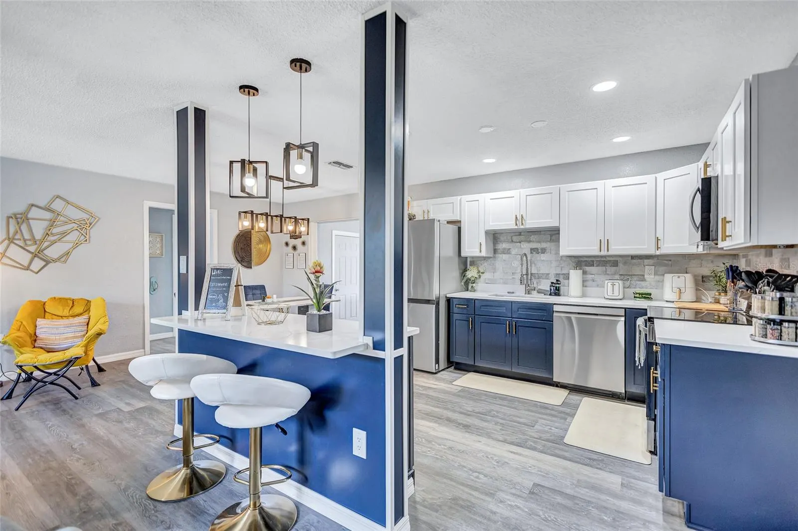 3405 POINSETTIA DR