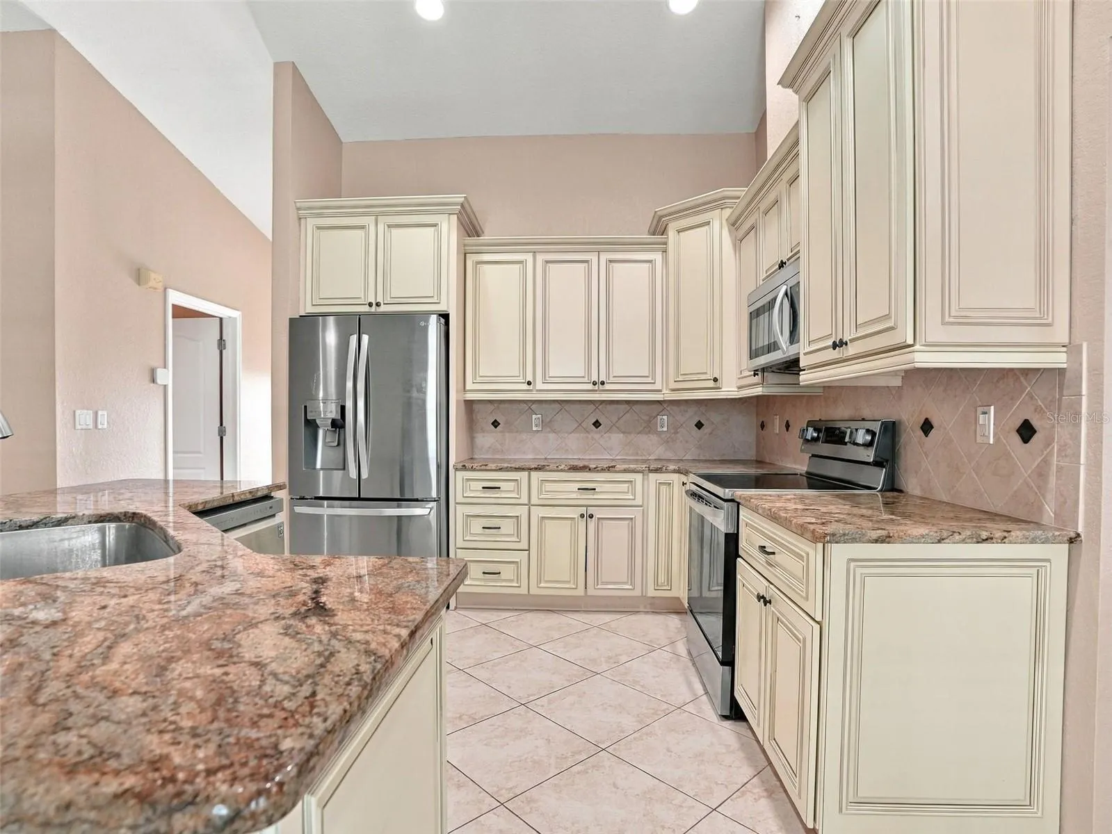 8175 WINDING OAK LN