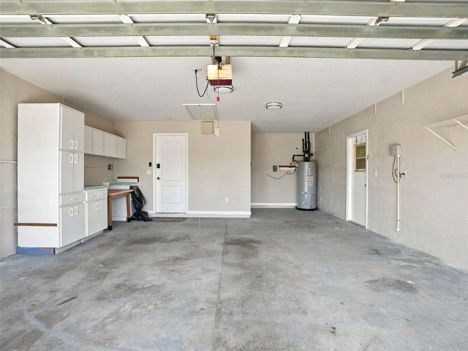 8175 WINDING OAK LN