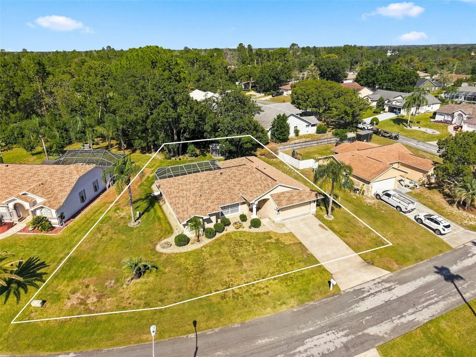 8175 WINDING OAK LN