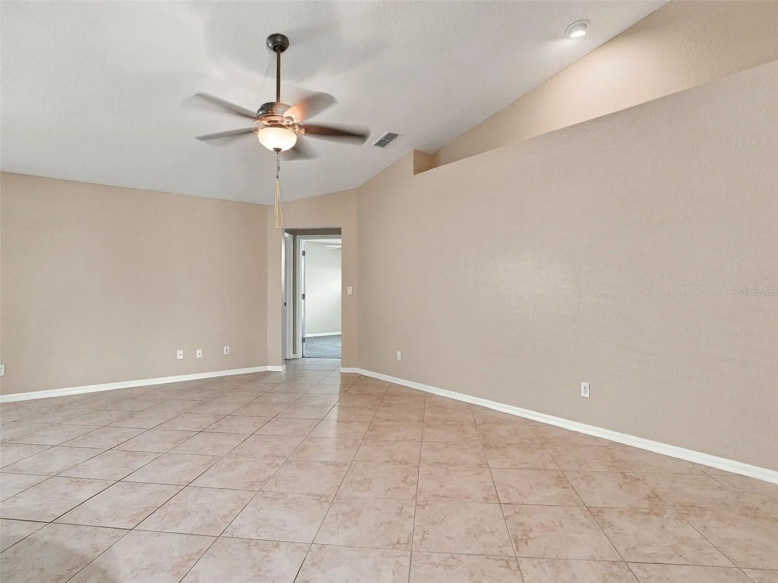 8175 WINDING OAK LN