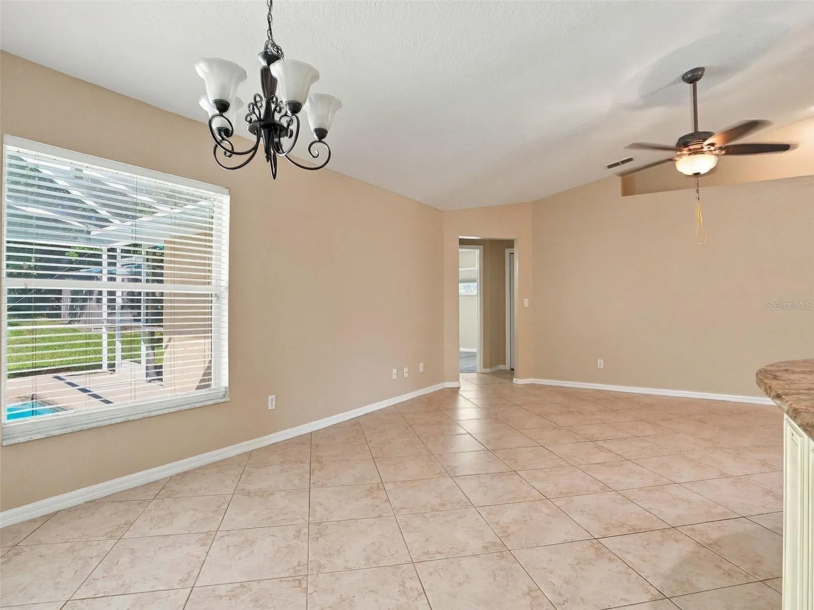 8175 WINDING OAK LN