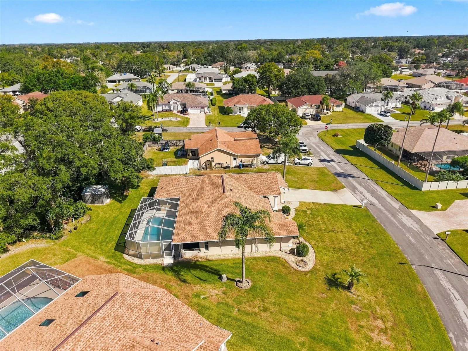8175 WINDING OAK LN