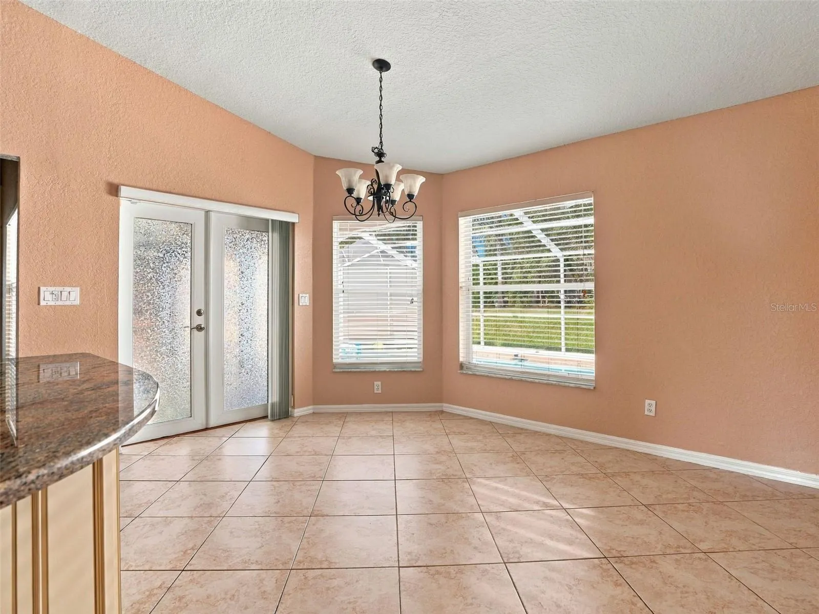8175 WINDING OAK LN