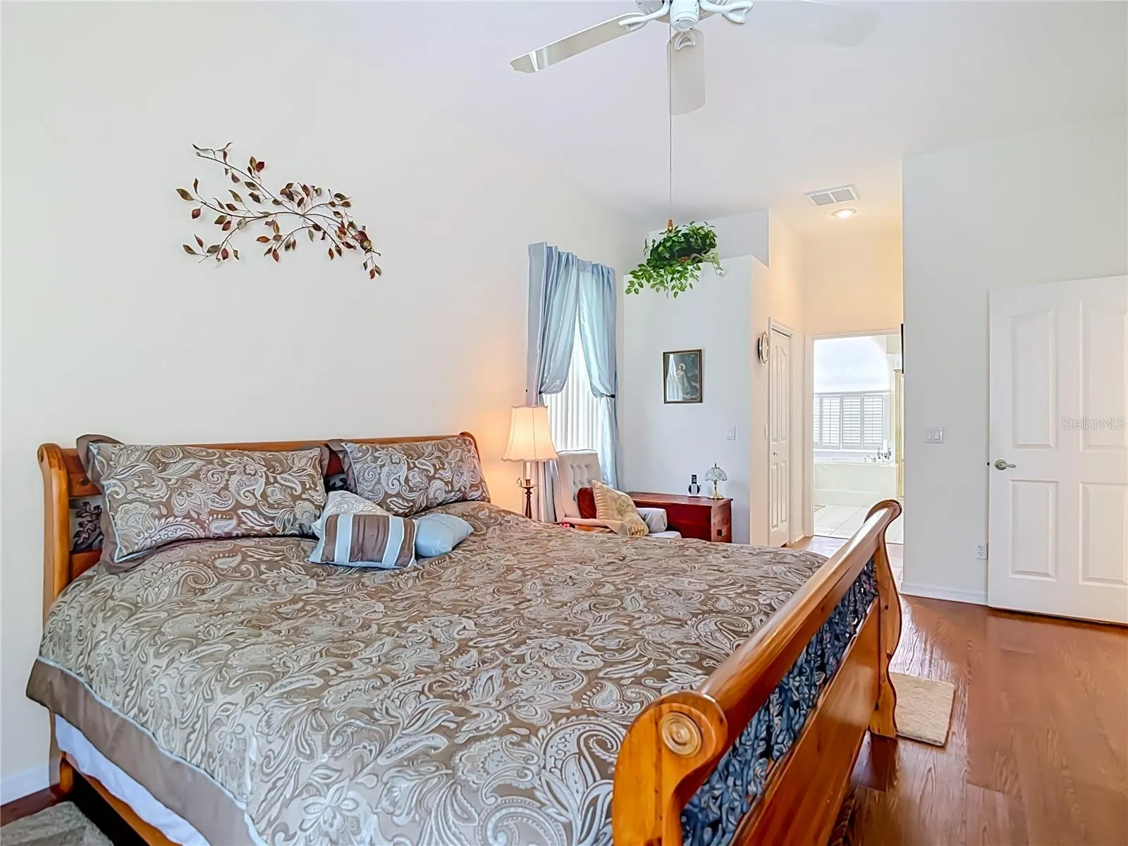 10033 FOUNTAIN COURT