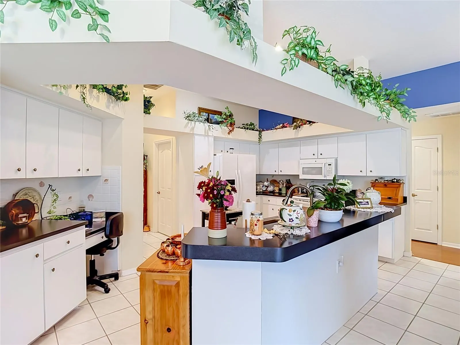 10033 FOUNTAIN COURT