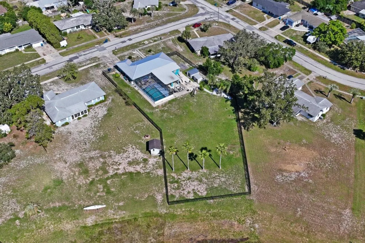 1044 SAVOY CT