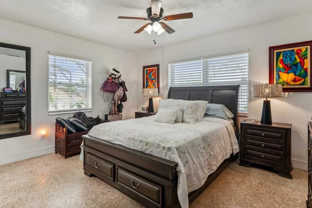 1044 SAVOY CT