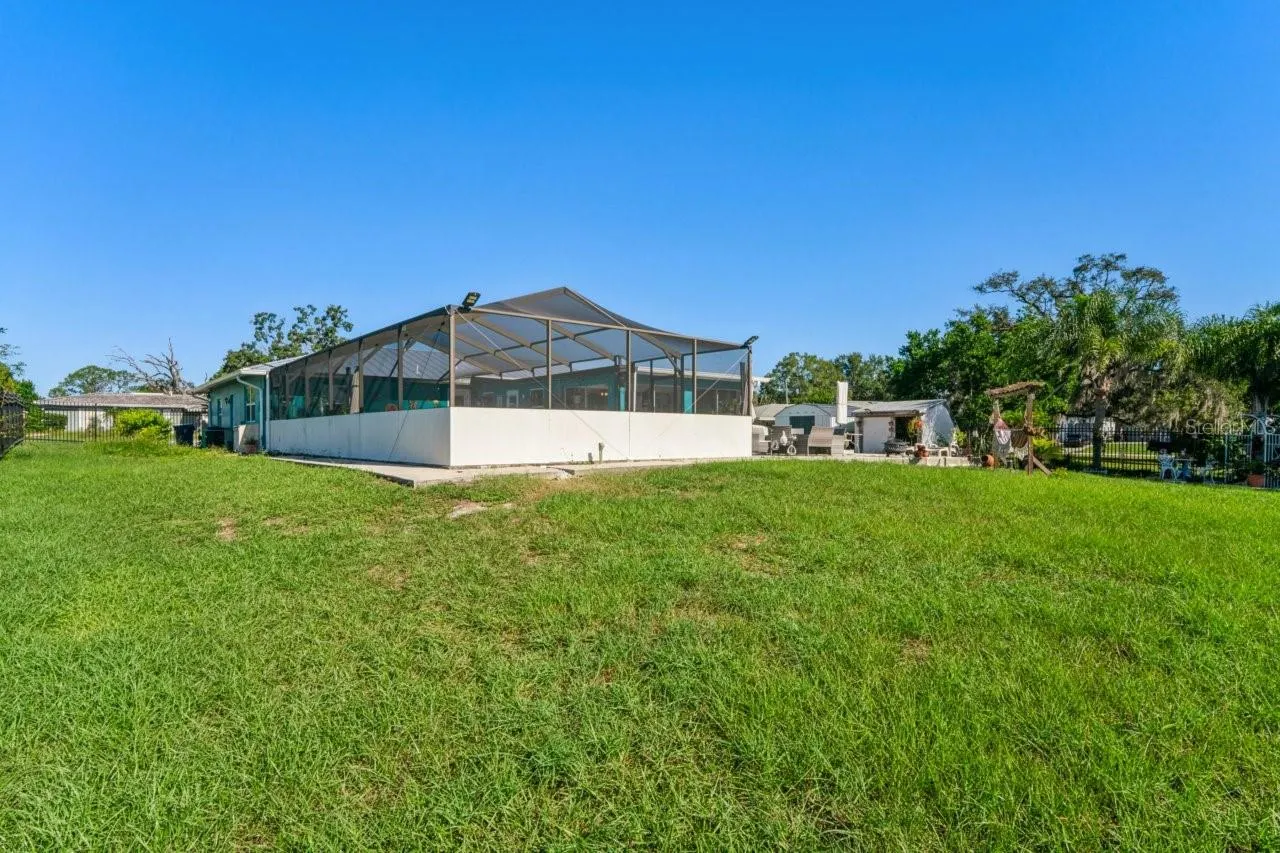 1044 SAVOY CT