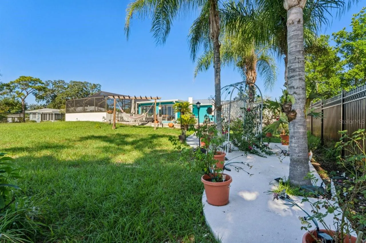 1044 SAVOY CT