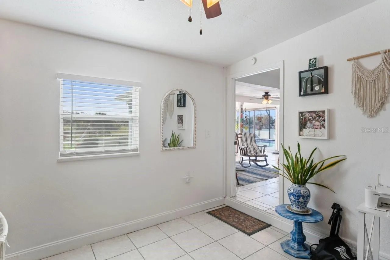 1044 SAVOY CT