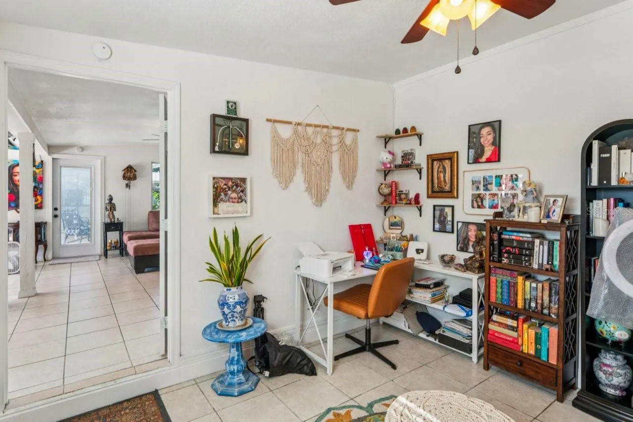 1044 SAVOY CT